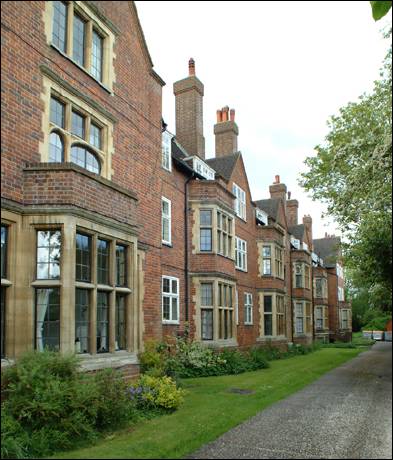 Meadway Court cc
